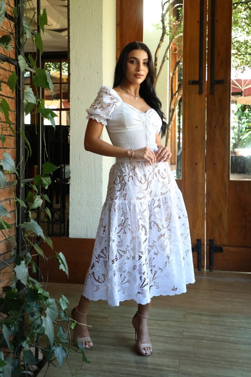 Conjunto Pérola em Algodão Off-White com Bordado Richelieu e Saia