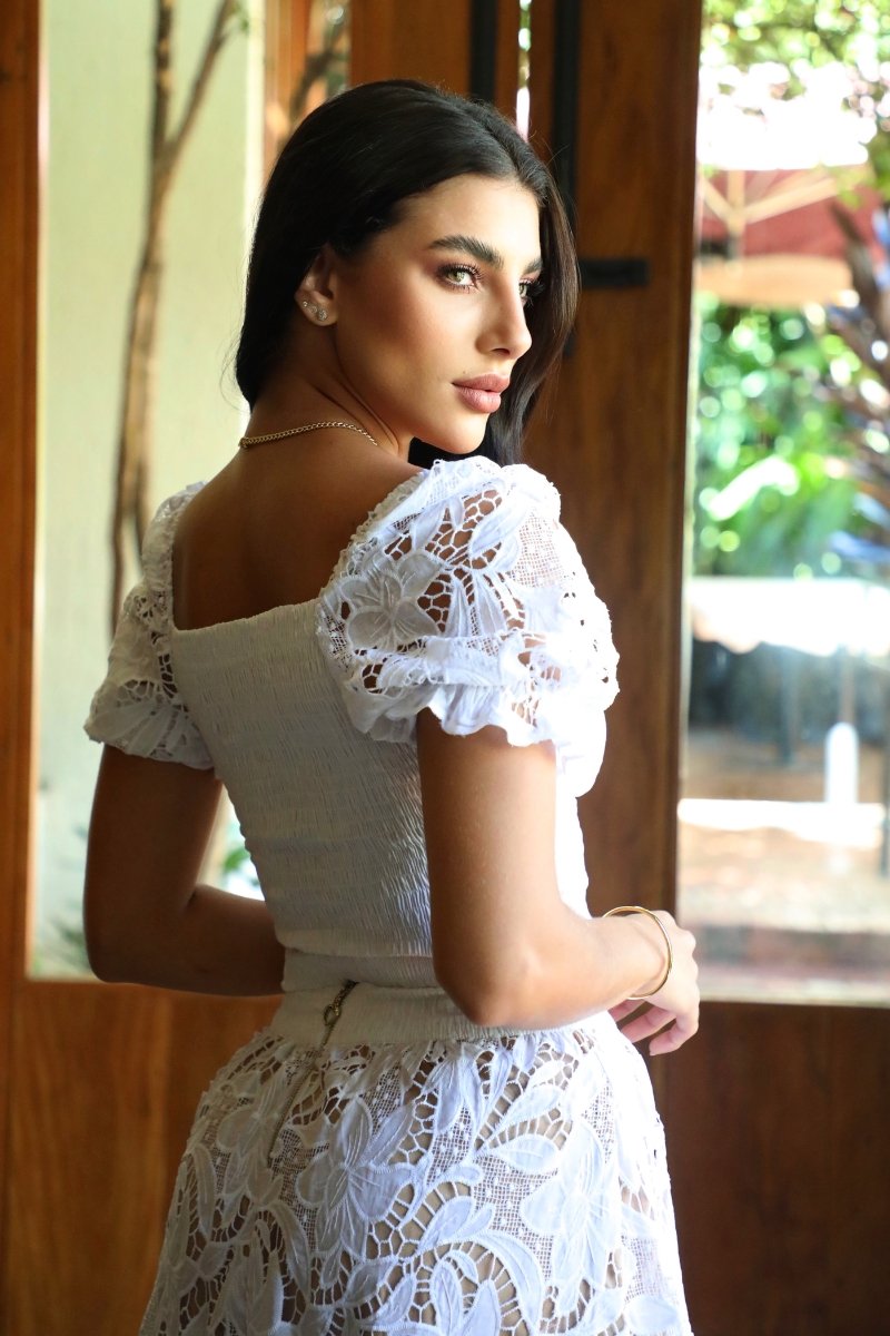 Conjunto Pérola em Algodão Off-White com Bordado Richelieu e Saia